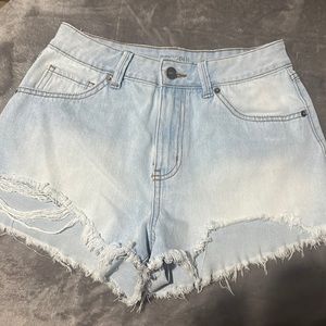 light blue distressed jean shorts